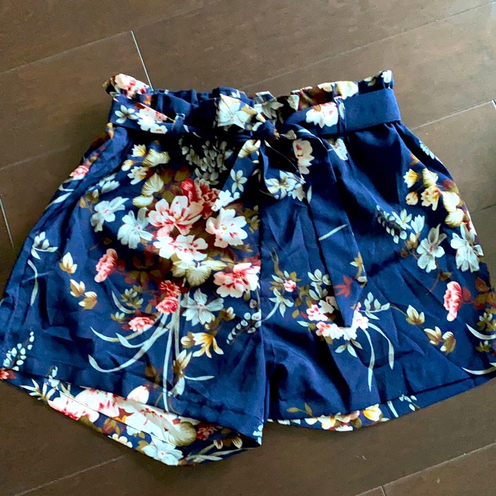 Floral comfy shorts